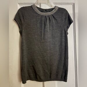 ANN TAYLOR 100% Merino Wool Fine Gauge Knit Top Sweater Gray Sz Small Pearl Neck